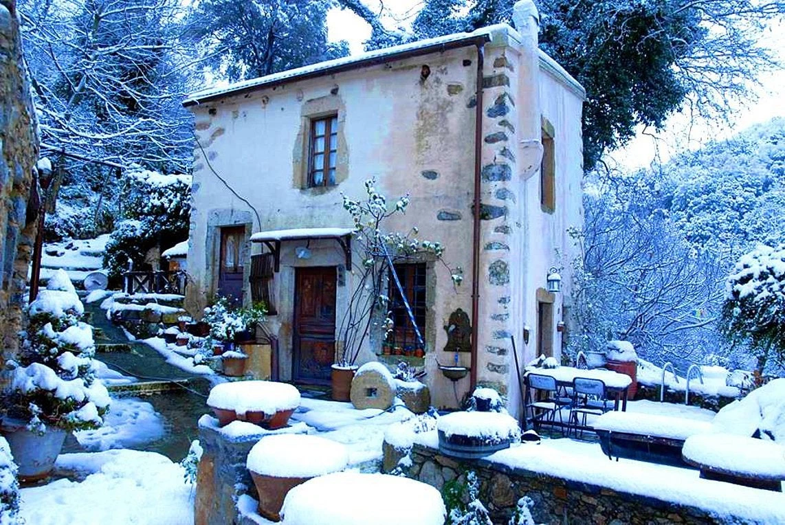 Μαγευτικές εικόνες από τη χιονισμένη Κρήτη